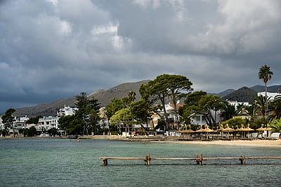 Vue de la baie de Pollença au nord de Mallorca, spot de pêche populaire