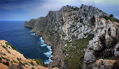 Falaises spectaculaires du Cap de Formentor à Mallorca